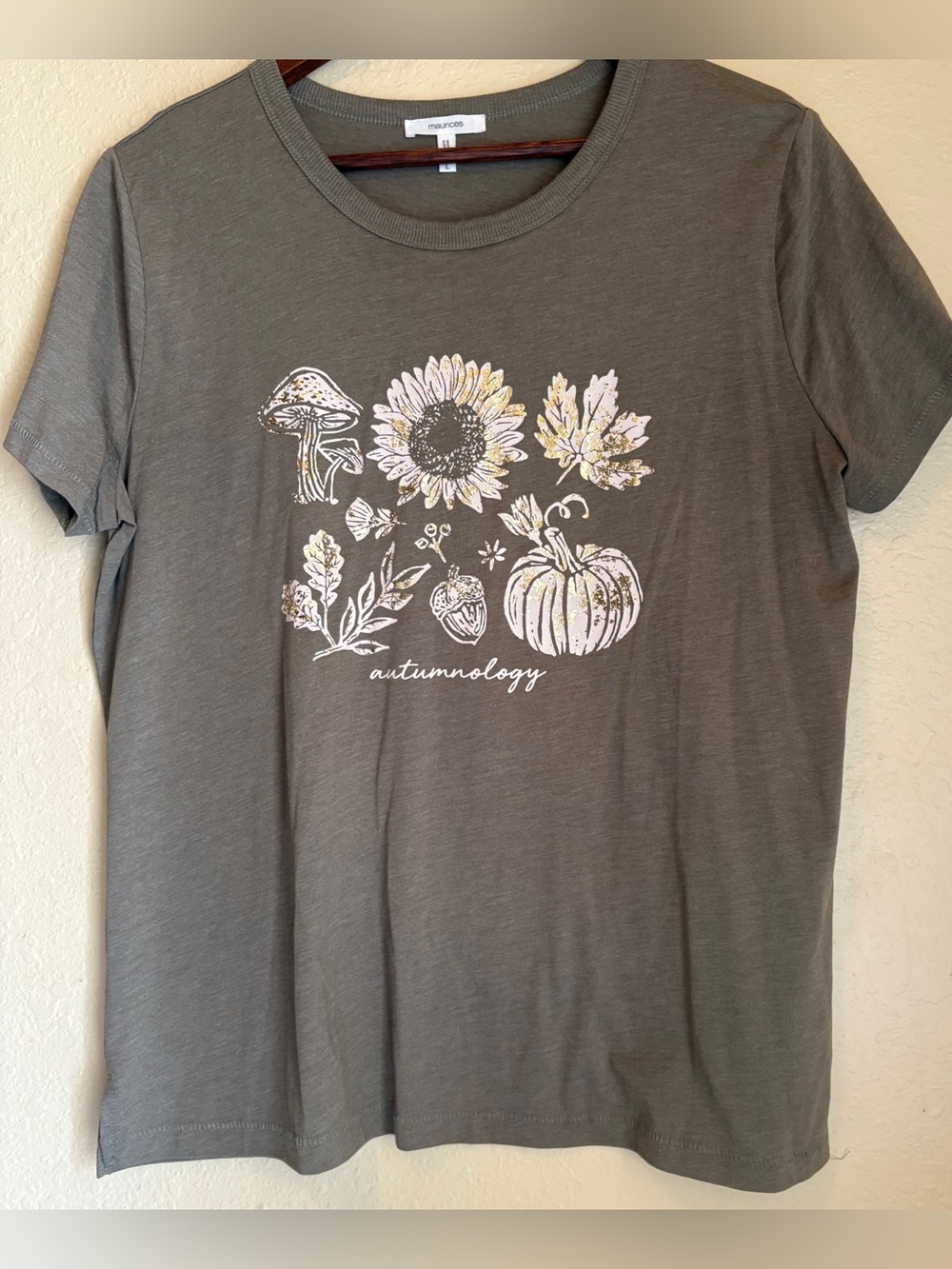 Maurice’s fall autumology graphic tee size large